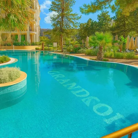 Private Grand 11